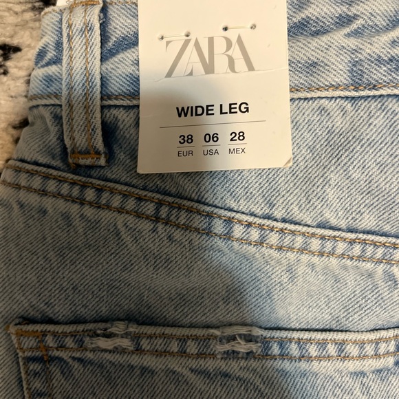 Zara Distressed Jeans - Picture 6 of 16